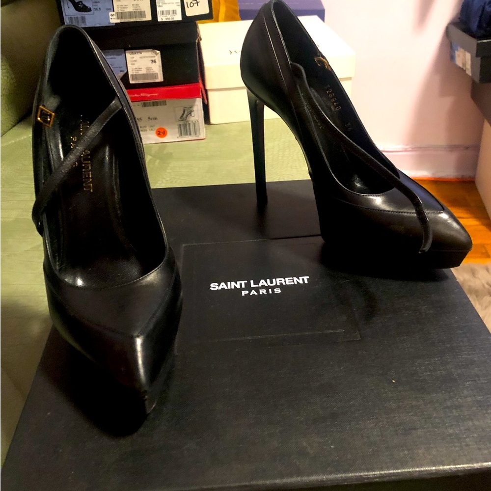 Saint Laurent Leather Classic Janis 105 Mary Jane Pump Black